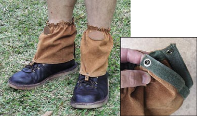 The sock protectors fasten by means of velcro strips and press studs.